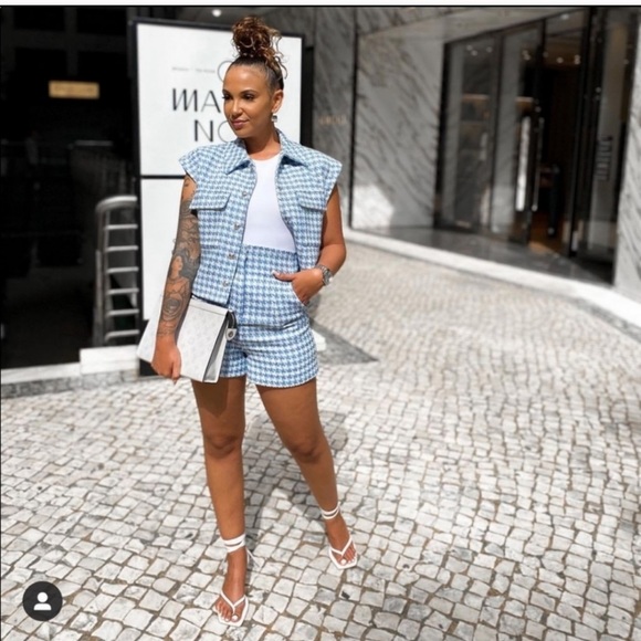 ZARA Textured Weave Vest With Buttons - Picture 2 of 8